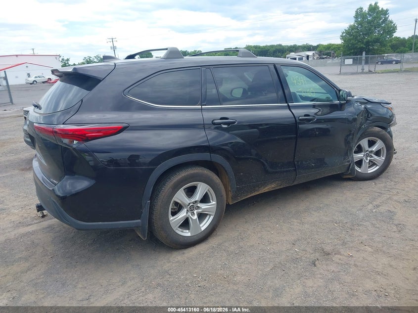 2022 Toyota Highlander VIN 5TDBZRBHXNS166102 IAAI salvage auction — RIGHT FRONT, Salvage (Virginia), sold $10,100 on 2026-07-10 (photo 4)