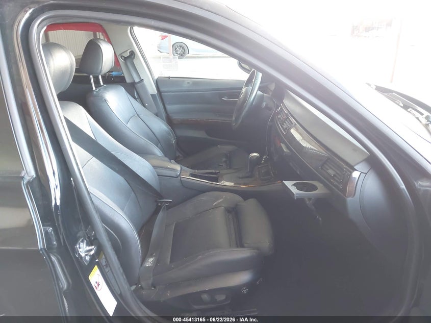 2006 BMW 3 series VIN WBAVB13546PT26667 IAAI salvage auction — FRONT & REAR, Salvage (California), sold $425 on 2026-07-18 (photo 5)