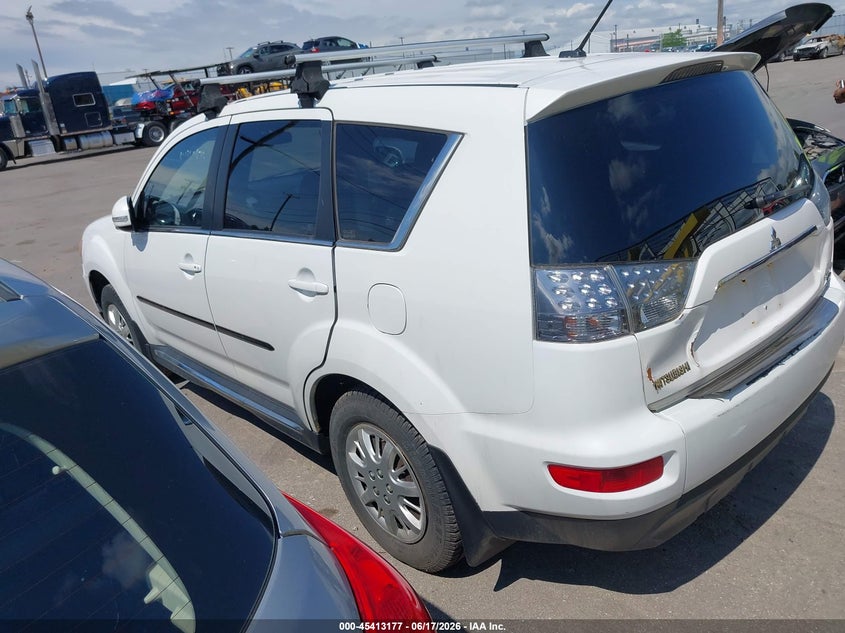 2010 Mitsubishi Outlander VIN JA4JT5AX3AZ013904 IAAI salvage auction — REAR END, Clear (New York), sold $300 on 2026-07-29 (photo 3)