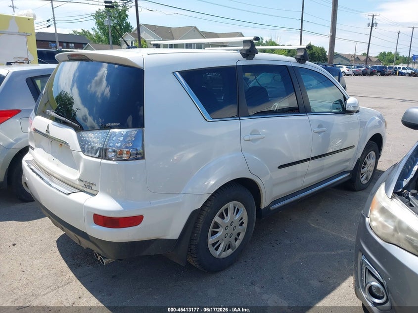 2010 Mitsubishi Outlander VIN JA4JT5AX3AZ013904 IAAI salvage auction — REAR END, Clear (New York), sold $300 on 2026-07-29 (photo 4)