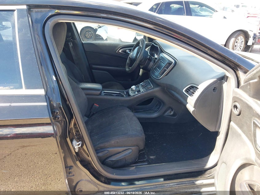 2015 Chrysler 200 VIN 1C3CCCABXFN677434 IAAI salvage auction — FRONT END, Salvage (Arizona), sold $975 on 2026-07-09 (photo 5)