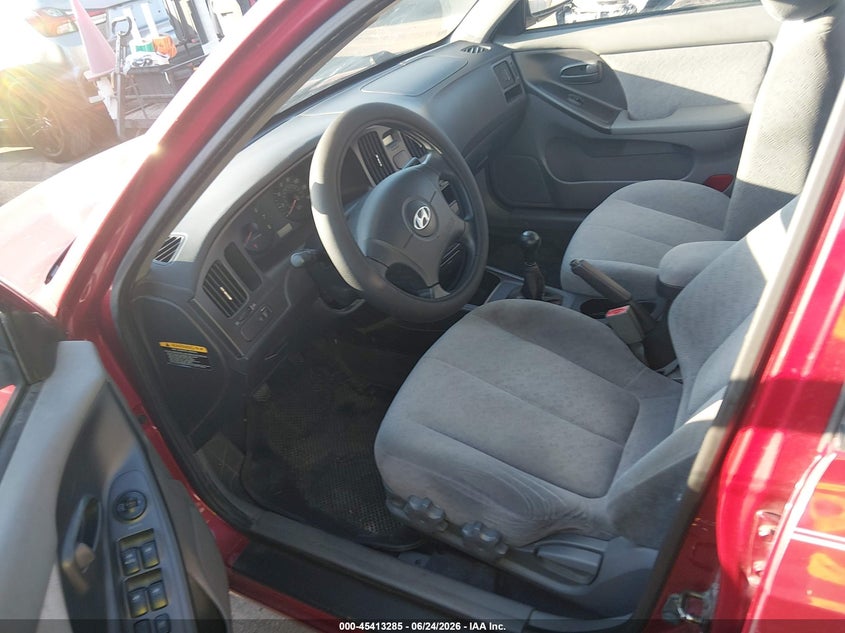 2004 Hyundai Elantra VIN KMHDN46D74U910601 IAAI salvage auction — NORMAL WEAR, Clear (Idaho), sold $100 on 2026-07-10 (photo 5)