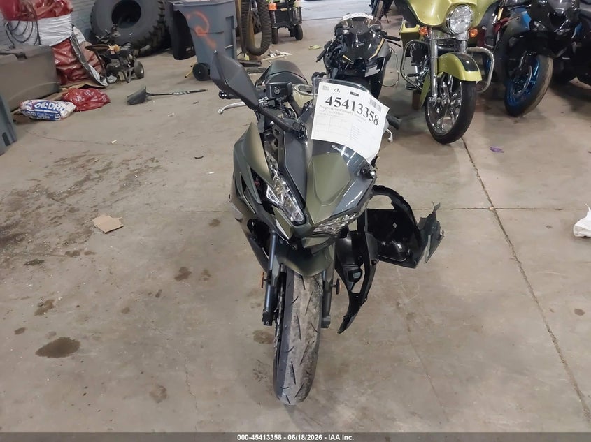 2024 Kawasaki Ninja VIN ML5EXER17RDAC4112 IAAI salvage auction — LEFT SIDE, Salvage Title, sold $1,250 on 2026-09-15 (photo 5)