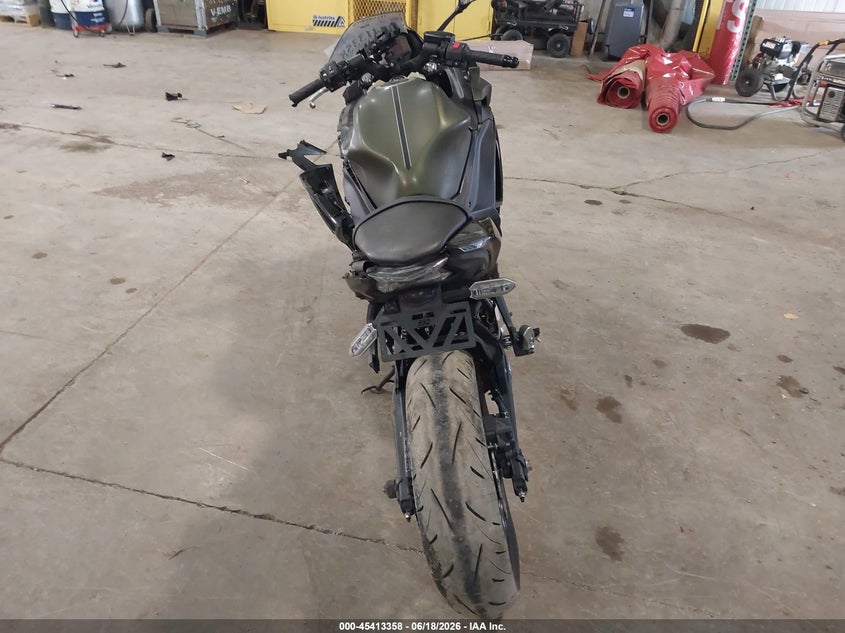 2024 Kawasaki Ninja VIN ML5EXER17RDAC4112 IAAI salvage auction — LEFT SIDE, Salvage Title, sold $1,250 on 2026-09-15 (photo 6)