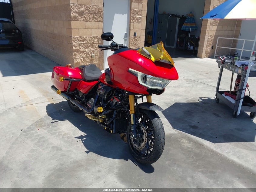 2025 Harley-davidson Road glide VIN 1HD1TL823SB950541 IAAI salvage auction — FRONT END, Salvage Title, sold $19,500 on 2026-07-31 (photo 1)