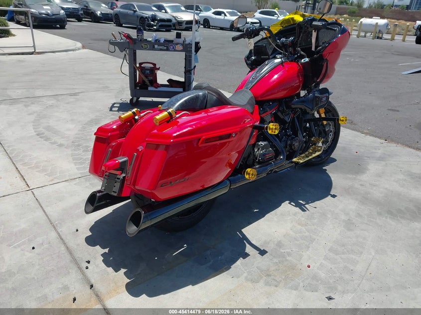 2025 Harley-davidson Road glide VIN 1HD1TL823SB950541 IAAI salvage auction — FRONT END, Salvage Title, sold $19,500 on 2026-07-31 (photo 4)