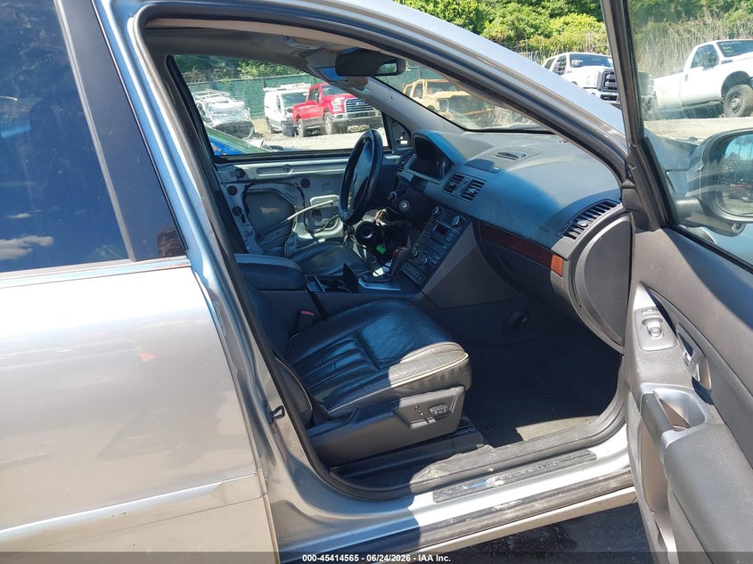 2013 Volvo Xc90 VIN YV4952CZ8D1667720 IAAI salvage auction — FRONT & REAR, Salvage - Greater Than 75% (Maryland), sold $450 on 2026-07-09 (photo 5)