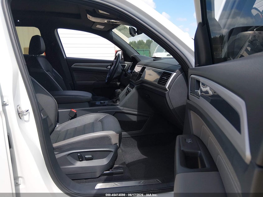 2023 Volkswagen Atlas cross sport VIN 1V2FE2CA7PC207827 IAAI salvage auction — REAR END, Salvage Title, sold $15,175 on 2026-08-31 (photo 5)