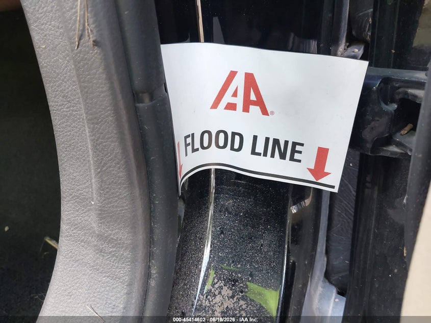 2013 Hyundai Genesis VIN KMHGC4DD0DU223210 IAAI salvage auction — WATER/FLOOD, Salvage (Texas), sold $875 on 2026-07-08 (photo 6)