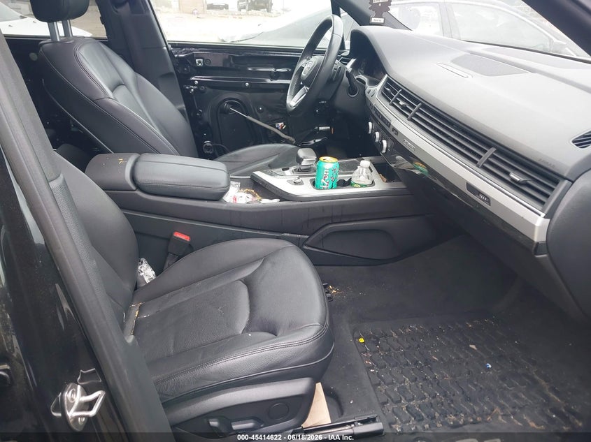 2019 Audi Q7 VIN WA1LHAF74KD037638 IAAI salvage auction — SIDE, Salvage Title, sold $8,050 on 2026-08-25 (photo 5)