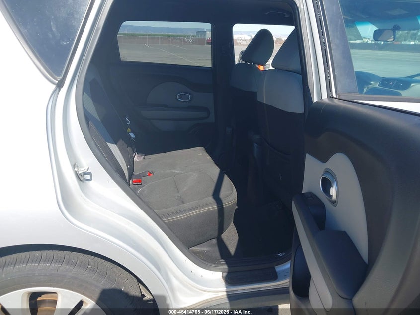 2014 Kia Soul VIN KNDJP3A52E7715484 IAAI salvage auction — THEFT, Salvage (California), sold $1,100 on 2026-07-28 (photo 8)