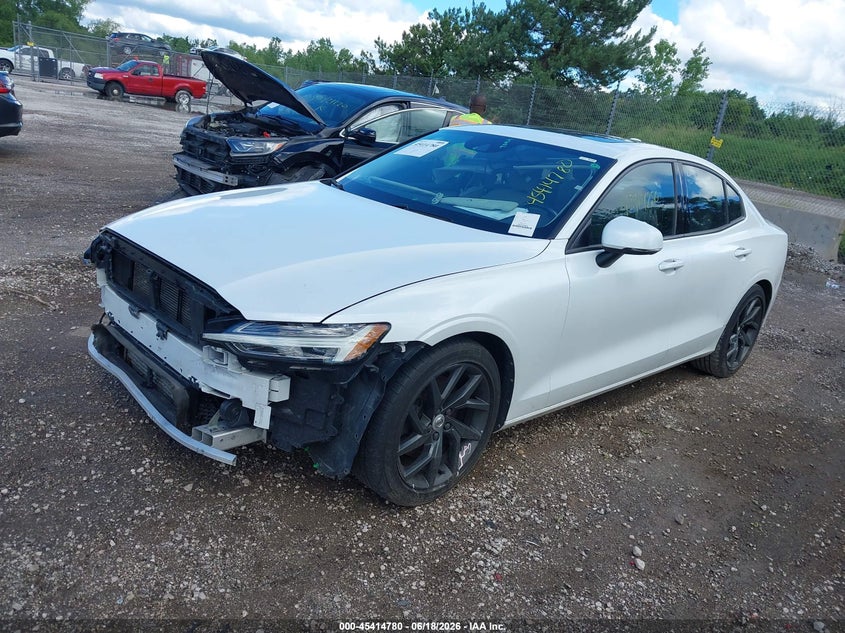 2020 Volvo S60 VIN 7JR102FK1LG041484 IAAI salvage auction — FRONT END, Salvage Title, sold $5,125 on 2026-08-11 (photo 2)