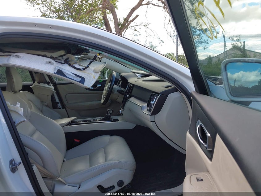 2020 Volvo S60 VIN 7JR102FK1LG041484 IAAI salvage auction — FRONT END, Salvage Title, sold $5,125 on 2026-08-11 (photo 5)