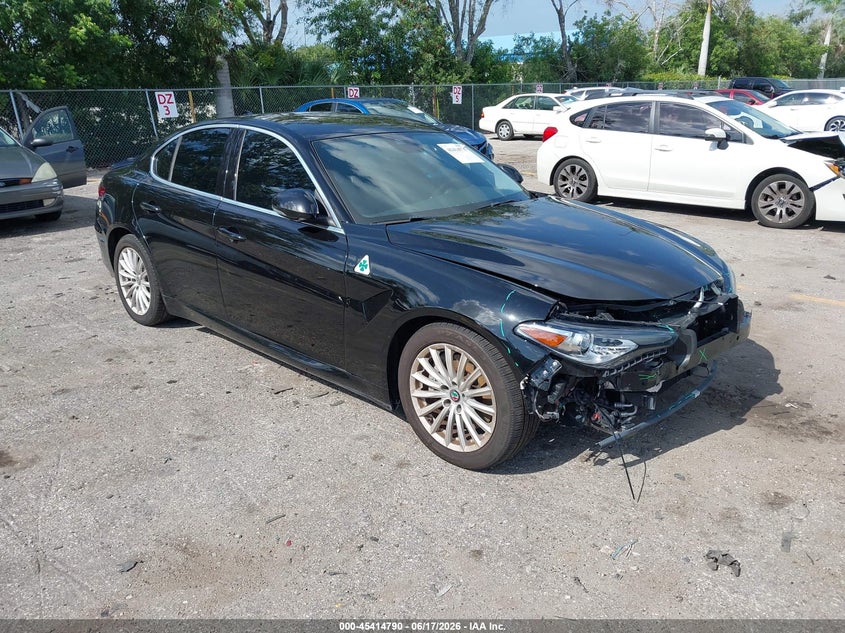 2021 Alfa romeo Giulia VIN ZARFAMAN2M7644577 IAAI salvage auction — FRONT END, Rebuildable (Florida), sold $6,025 on 2026-07-13 (photo 1)