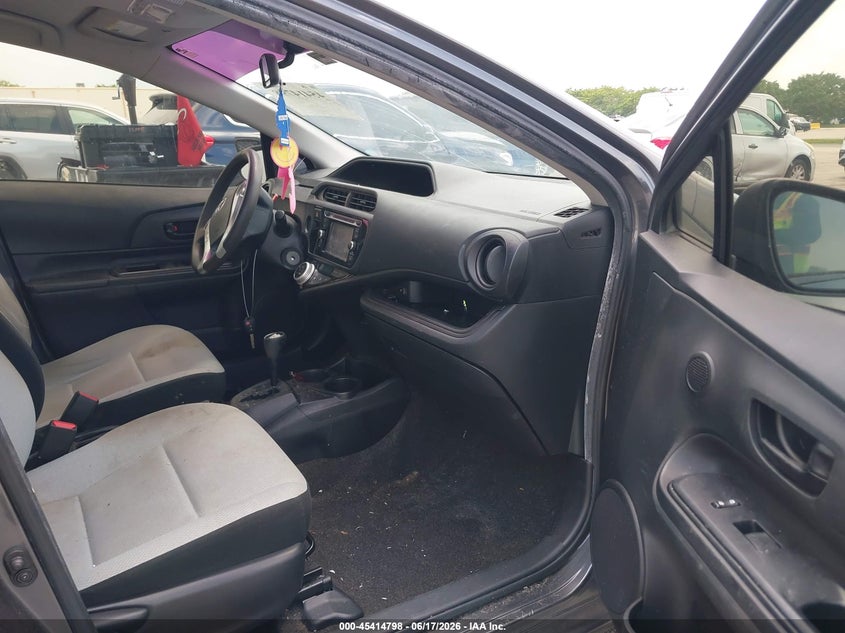 2016 Toyota Prius c VIN JTDKDTB31G1115491 IAAI salvage auction — NORMAL WEAR, Clear (Florida), sold $825 on 2026-07-23 (photo 5)