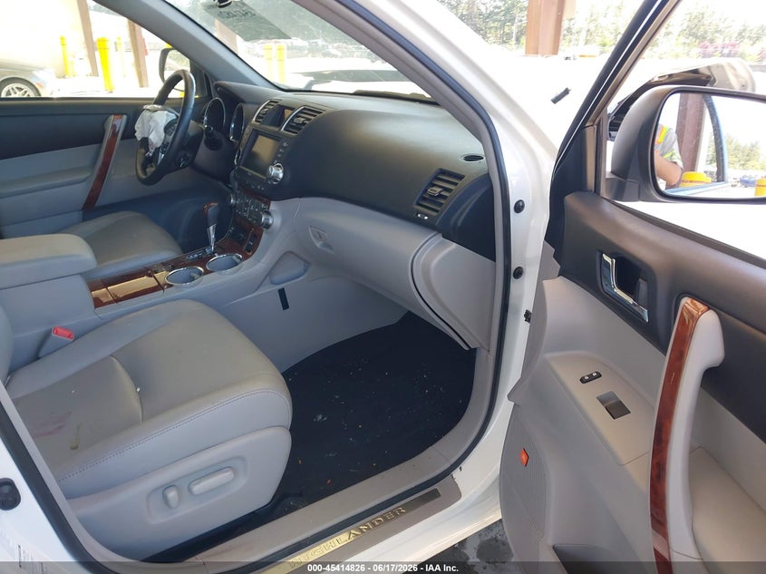 2012 Toyota Highlander VIN 5TDDK3EH4CS163327 IAAI salvage auction — FRONT END, Salvage Title, sold $2,750 on 2026-08-01 (photo 5)