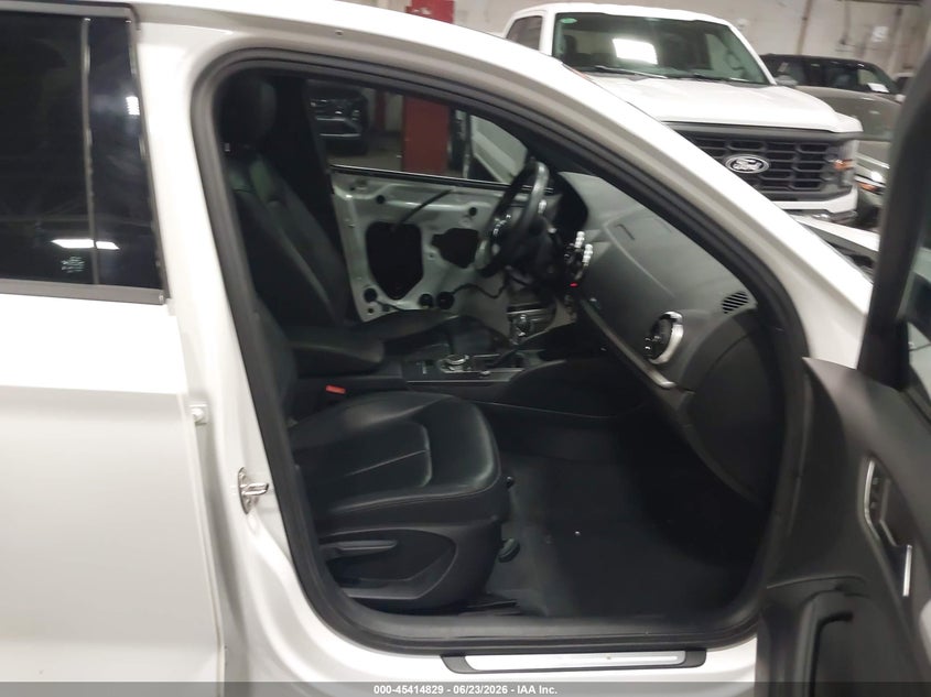 2019 Audi A3 VIN WAUAUGFF9K1010825 IAAI salvage auction — LEFT FRONT, Salvage (Oregon), sold $3,550 on 2026-07-31 (photo 5)