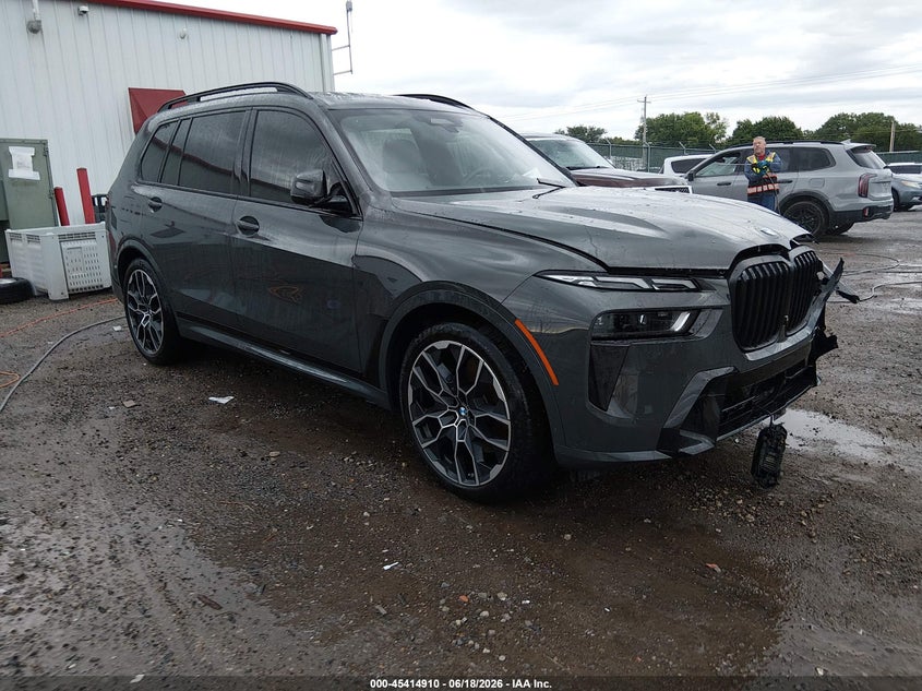 2026 BMW X7 VIN 5UX23EM08T9030174 IAAI salvage auction — LEFT FRONT, Salvage Title, sold $19,900 on 2026-07-24 (photo 1)