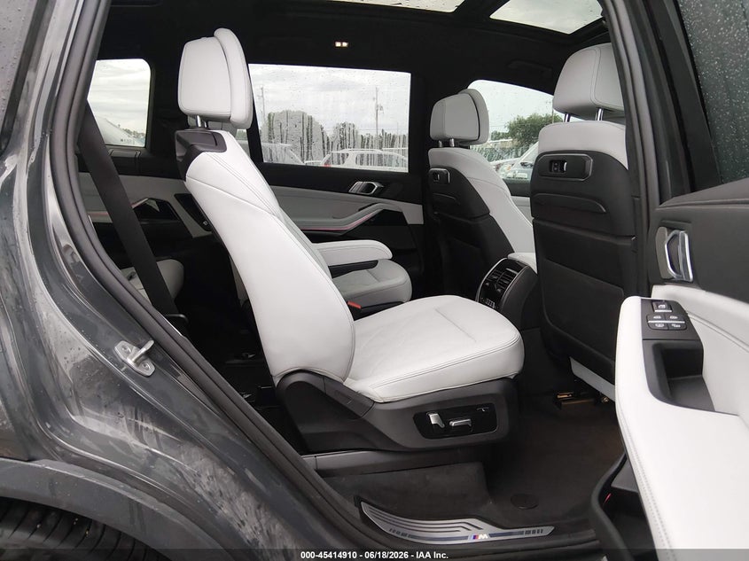2026 BMW X7 VIN 5UX23EM08T9030174 IAAI salvage auction — LEFT FRONT, Salvage Title, sold $19,900 on 2026-07-24 (photo 8)
