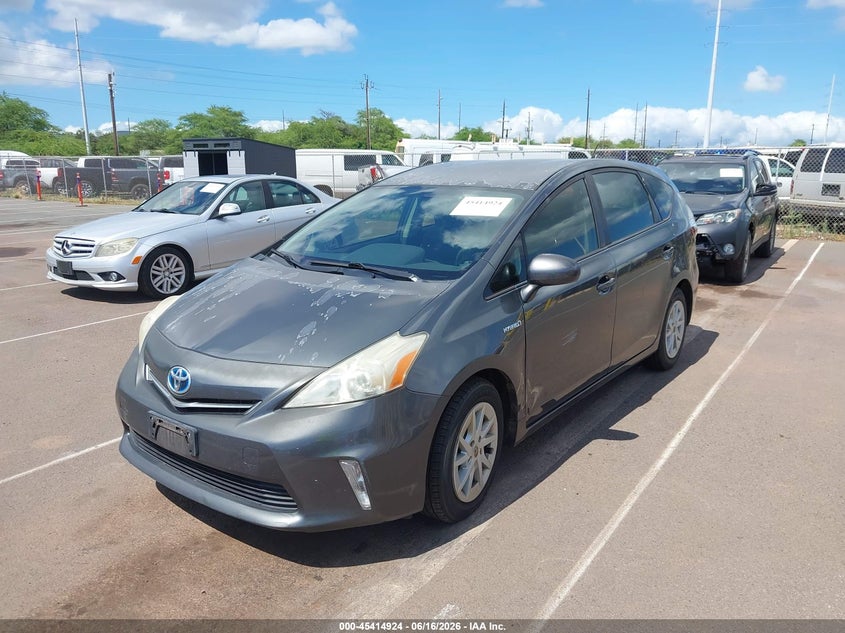 2013 Toyota Prius v VIN JTDZN3EU6D3205574 IAAI salvage auction — NORMAL WEAR, Clear (Hawaii), sold $875 on 2026-07-28 (photo 6)
