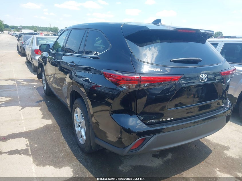 2022 Toyota Highlander VIN 5TDCZRBH9NS561117 IAAI salvage auction — FRONT END, Salvage (North Carolina), sold $10,200 on 2026-08-02 (photo 3)