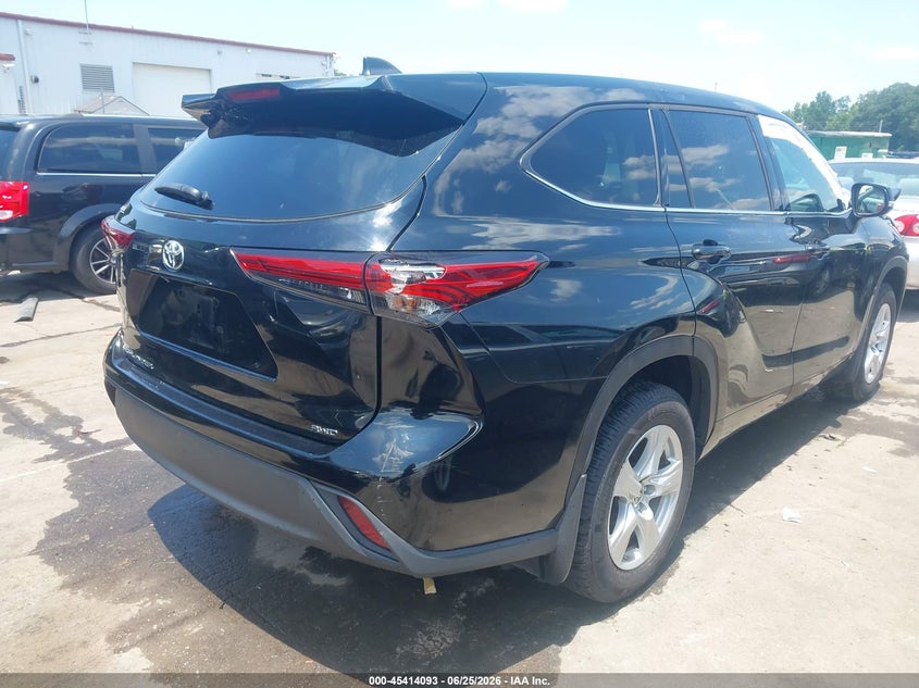 2022 Toyota Highlander VIN 5TDCZRBH9NS561117 IAAI salvage auction — FRONT END, Salvage (North Carolina), sold $10,200 on 2026-08-02 (photo 4)