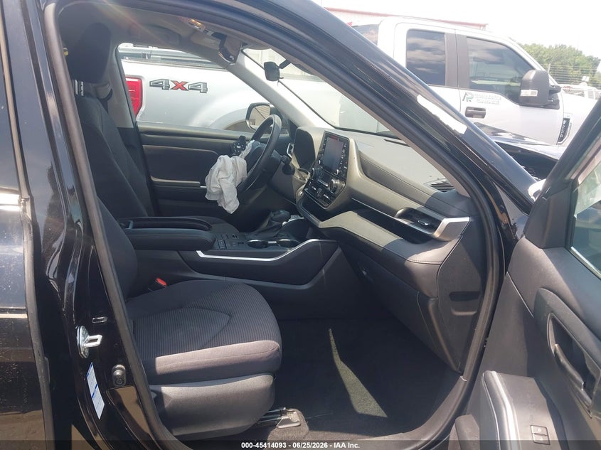 2022 Toyota Highlander VIN 5TDCZRBH9NS561117 IAAI salvage auction — FRONT END, Salvage (North Carolina), sold $10,200 on 2026-08-02 (photo 5)