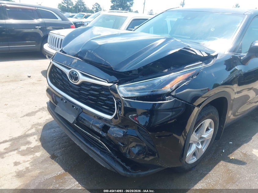 2022 Toyota Highlander VIN 5TDCZRBH9NS561117 IAAI salvage auction — FRONT END, Salvage (North Carolina), sold $10,200 on 2026-08-02 (photo 6)