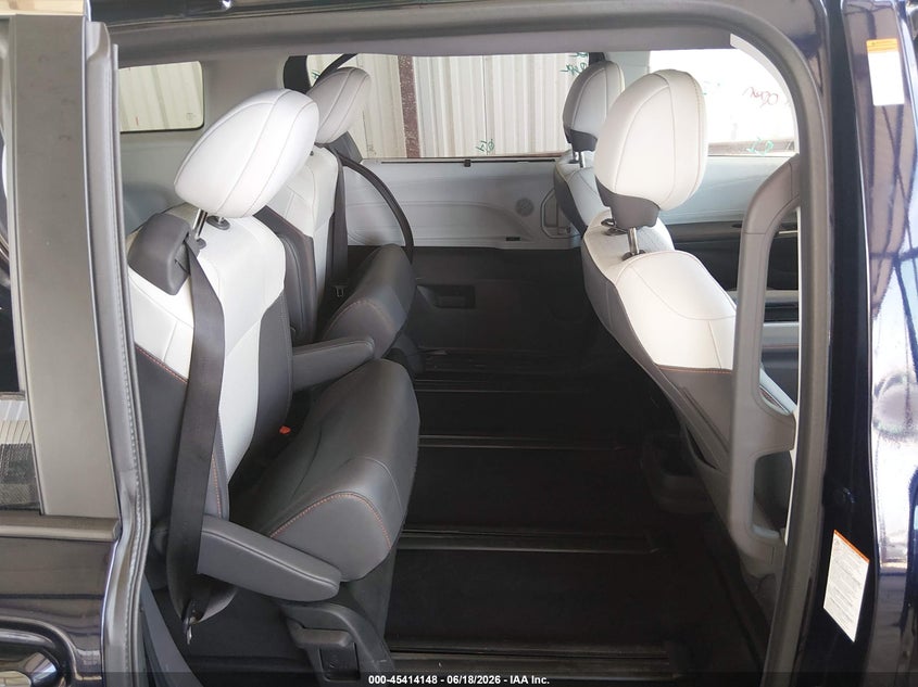 2024 Toyota Sienna VIN 5TDXRKEC4RS211490 IAAI salvage auction — ALL OVER, Salvage Title, sold $21,000 on 2026-08-20 (photo 8)