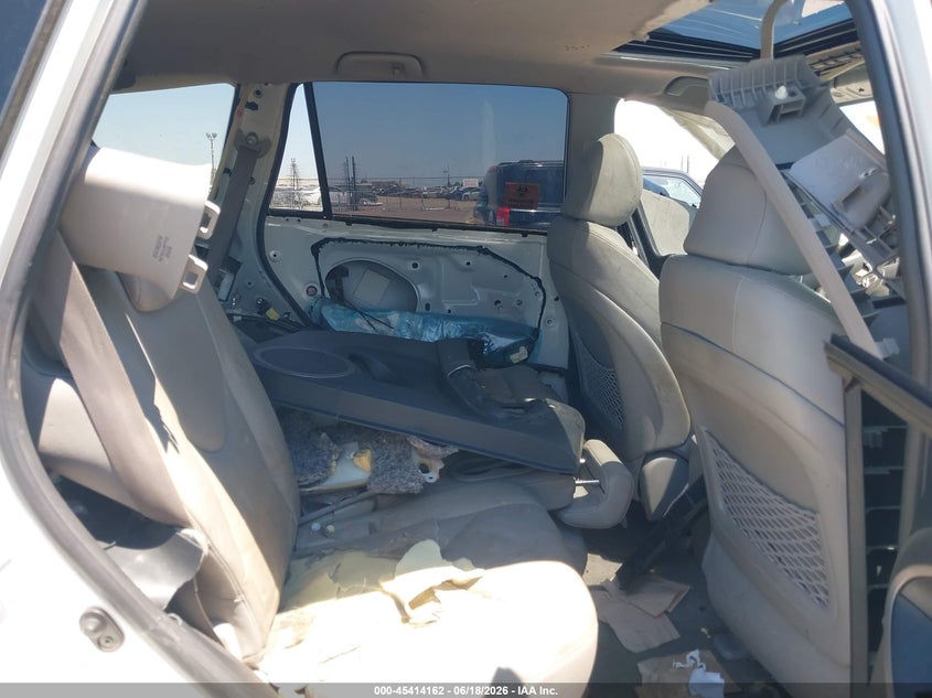 2007 Toyota Rav4 VIN JTMBK31VX75030215 IAAI salvage auction — THEFT, Salvage (California), sold $775 on 2026-07-29 (photo 8)