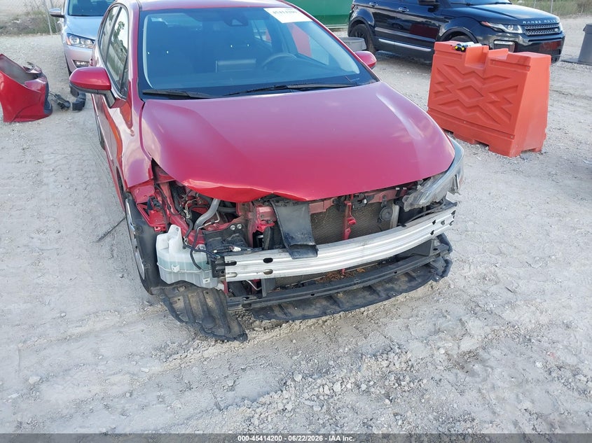 2020 Toyota Corolla VIN 5YFEPRAE6LP126695 IAAI salvage auction — FRONT END, Salvage Title, sold $925 on 2026-07-21 (photo 6)