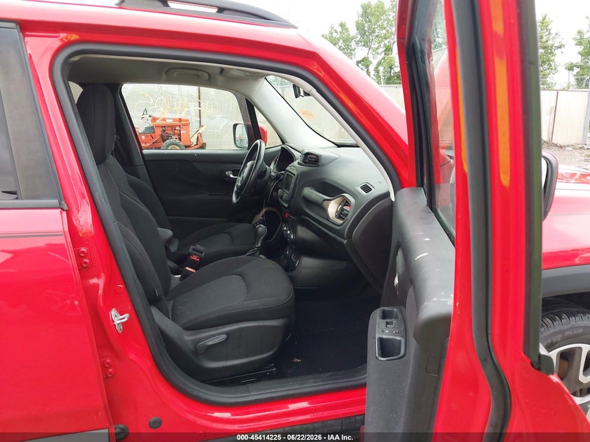2017 Jeep Renegade VIN ZACCJBBB5HPF33004 IAAI salvage auction — REAR END, Salvage (Ohio), sold $1,150 on 2026-07-08 (photo 5)