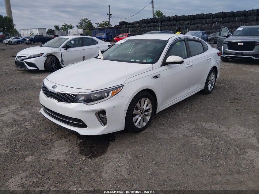 2018 Kia Optima VIN 5XXGT4L34JG205937 IAAI salvage auction — NORMAL WEAR, Clear (Pennsylvania), sold $925 on 2026-07-17 (photo 2)