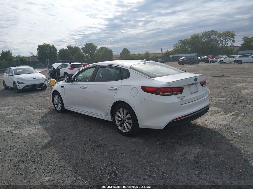 2018 Kia Optima VIN 5XXGT4L34JG205937 IAAI salvage auction — NORMAL WEAR, Clear (Pennsylvania), sold $925 on 2026-07-17 (photo 3)