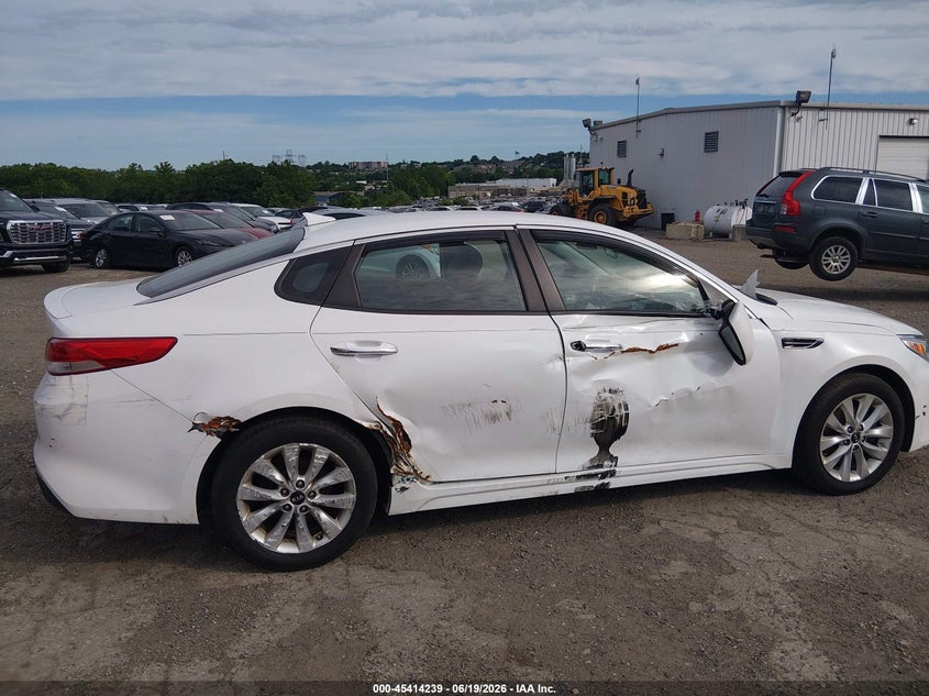 2018 Kia Optima VIN 5XXGT4L34JG205937 IAAI salvage auction — NORMAL WEAR, Clear (Pennsylvania), sold $925 on 2026-07-17 (photo 6)