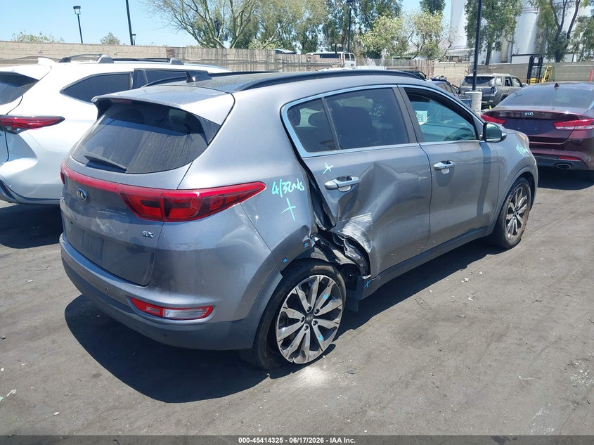 2018 Kia Sportage VIN KNDPN3AC5J7399555 IAAI salvage auction — RIGHT SIDE, Salvage Title, sold $3,100 on 2026-07-31 (photo 4)