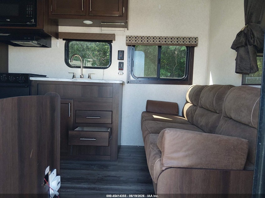 2019 Jayco Other VIN 1UJBJ0BN8K17V1097 IAAI salvage auction — UNKNOWN, Salvage (Illinois), sold $4,150 on 2026-09-08 (photo 5)