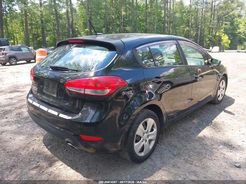 2016 Kia Forte VIN KNAFK5A88G5603956 IAAI salvage auction — NORMAL WEAR, Clear (Virginia), sold $750 on 2026-07-14 (photo 4)