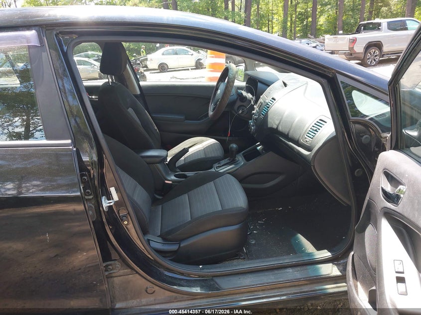 2016 Kia Forte VIN KNAFK5A88G5603956 IAAI salvage auction — NORMAL WEAR, Clear (Virginia), sold $750 on 2026-07-14 (photo 5)