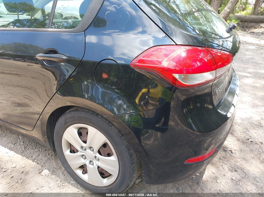 2016 Kia Forte VIN KNAFK5A88G5603956 IAAI salvage auction — NORMAL WEAR, Clear (Virginia), sold $750 on 2026-07-14 (photo 6)