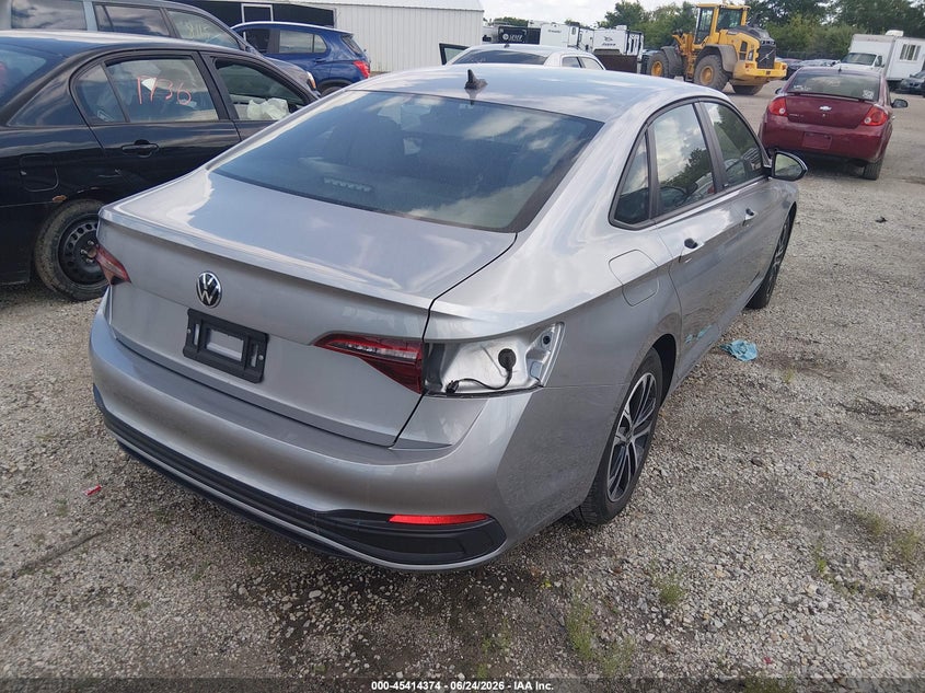 2024 Volkswagen Jetta VIN 3VWBM7BU6RM073600 IAAI salvage auction — REAR END, Salvage (Iowa), sold $10,650 on 2026-07-20 (photo 4)