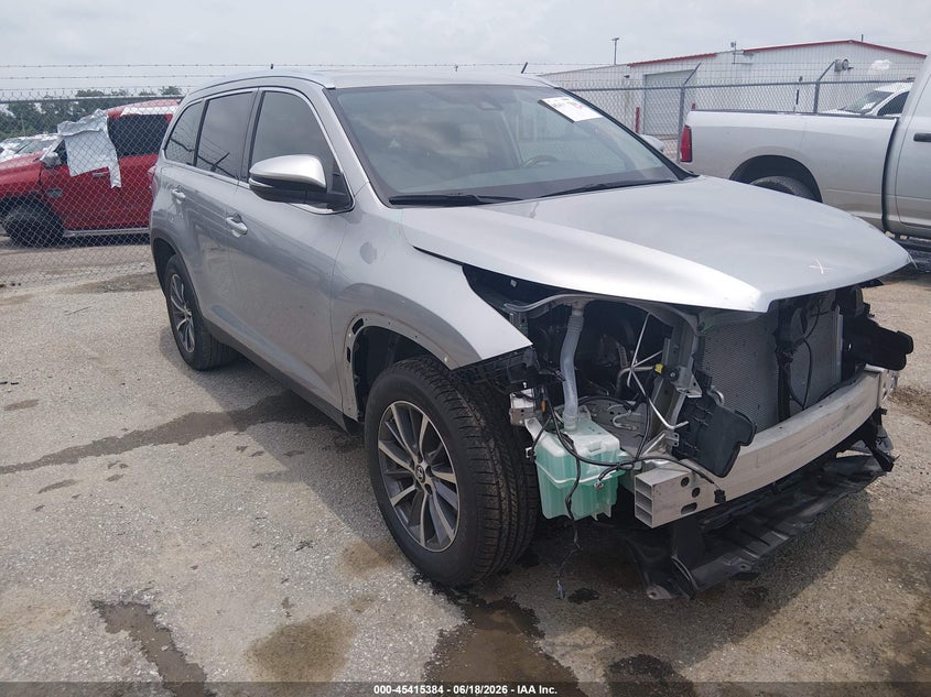 2019 Toyota Highlander VIN 5TDKZRFH4KS355978 IAAI salvage auction — FRONT END, Salvage (Louisiana), sold $8,800 on 2026-07-21 (photo 1)