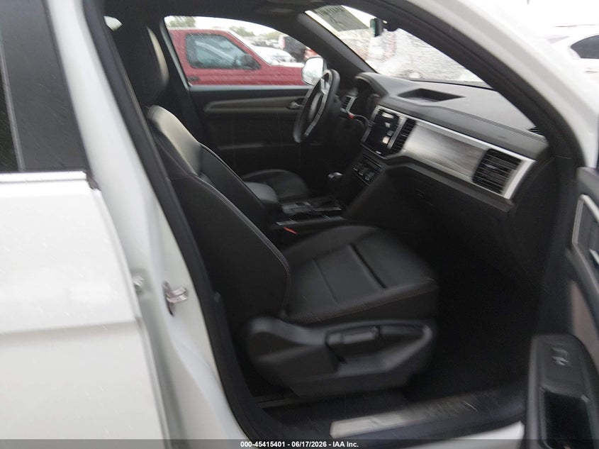 2022 Volkswagen Atlas cross sport VIN 1V2JE2CA1NC230799 IAAI salvage auction — FRONT END, Salvage Title, sold $8,050 on 2026-07-30 (photo 5)