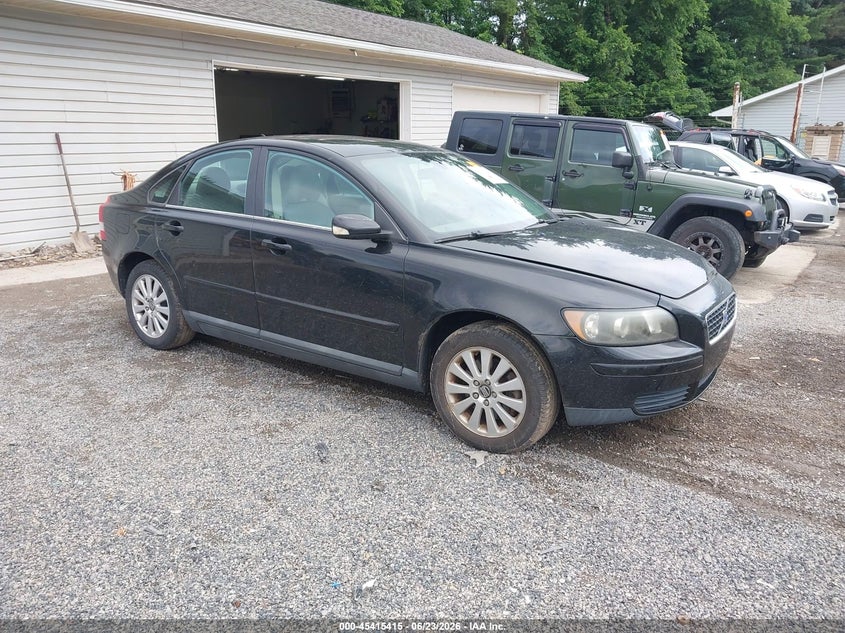 2005 Volvo S40 VIN YV1MS382052077637 IAAI salvage auction — LEFT FRONT, Salvage (Ohio), sold $225 on 2026-07-06 (photo 1)