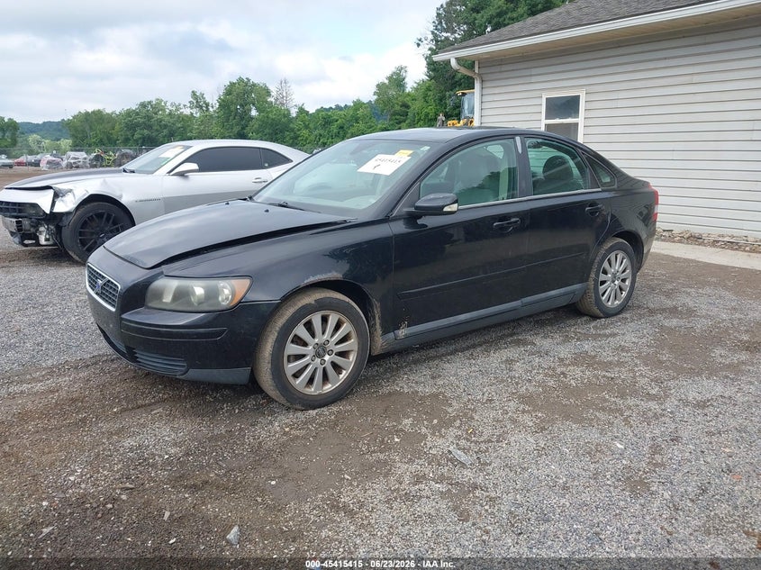 2005 Volvo S40 VIN YV1MS382052077637 IAAI salvage auction — LEFT FRONT, Salvage (Ohio), sold $225 on 2026-07-06 (photo 2)