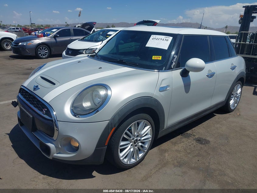 2015 Mini VIN WMWXU3C50F2B57133 IAAI salvage auction — RIGHT FRONT, Salvage Title, sold $1,200 on 2026-08-02 (photo 2)