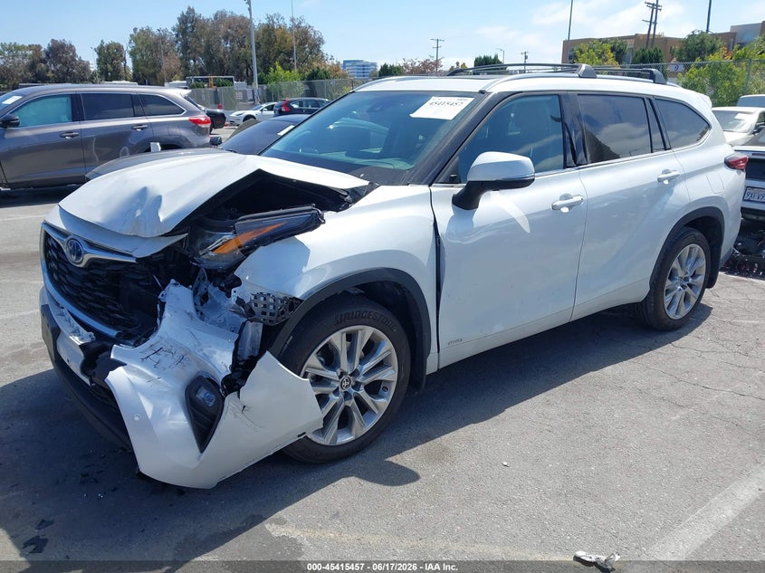 2022 Toyota Highlander VIN 5TDXBRCH9NS104490 IAAI salvage auction — FRONT END, Salvage (California), sold $23,450 on 2026-07-09 (photo 2)