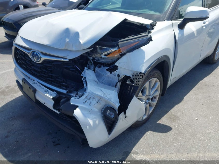 2022 Toyota Highlander VIN 5TDXBRCH9NS104490 IAAI salvage auction — FRONT END, Salvage (California), sold $23,450 on 2026-07-09 (photo 6)