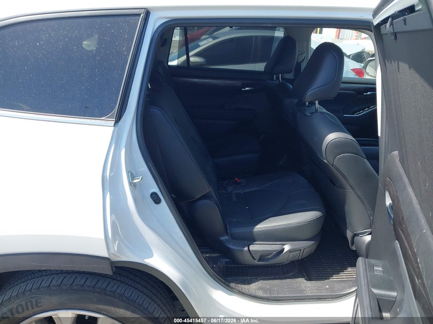2022 Toyota Highlander VIN 5TDXBRCH9NS104490 IAAI salvage auction — FRONT END, Salvage (California), sold $23,450 on 2026-07-09 (photo 8)