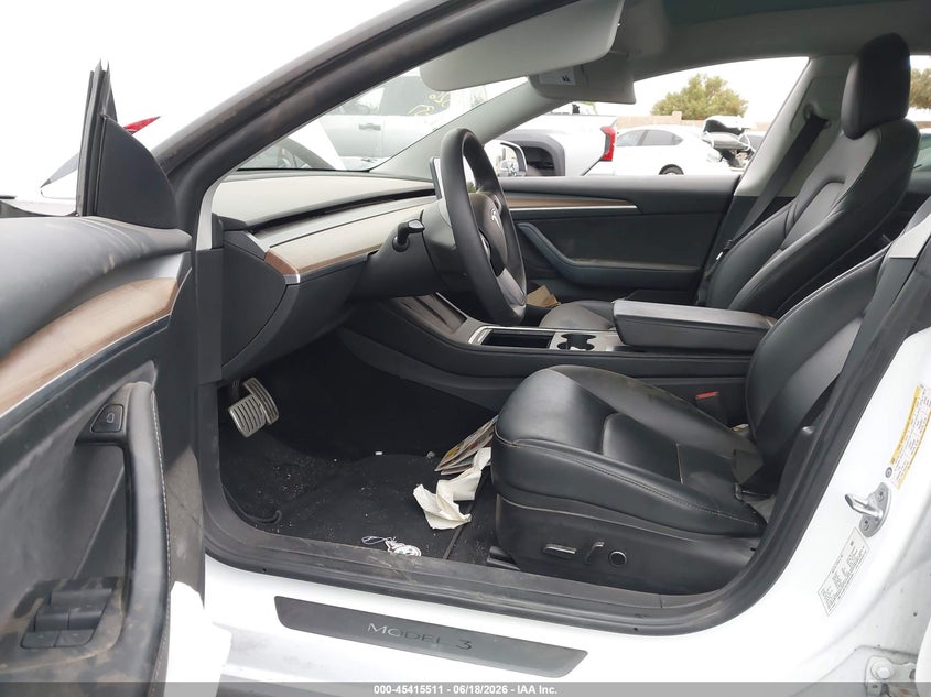2022 Tesla Model 3 VIN 5YJ3E1EC7NF315281 IAAI salvage auction — REAR END, Salvage Title, sold $9,500 on 2026-07-31 (photo 5)